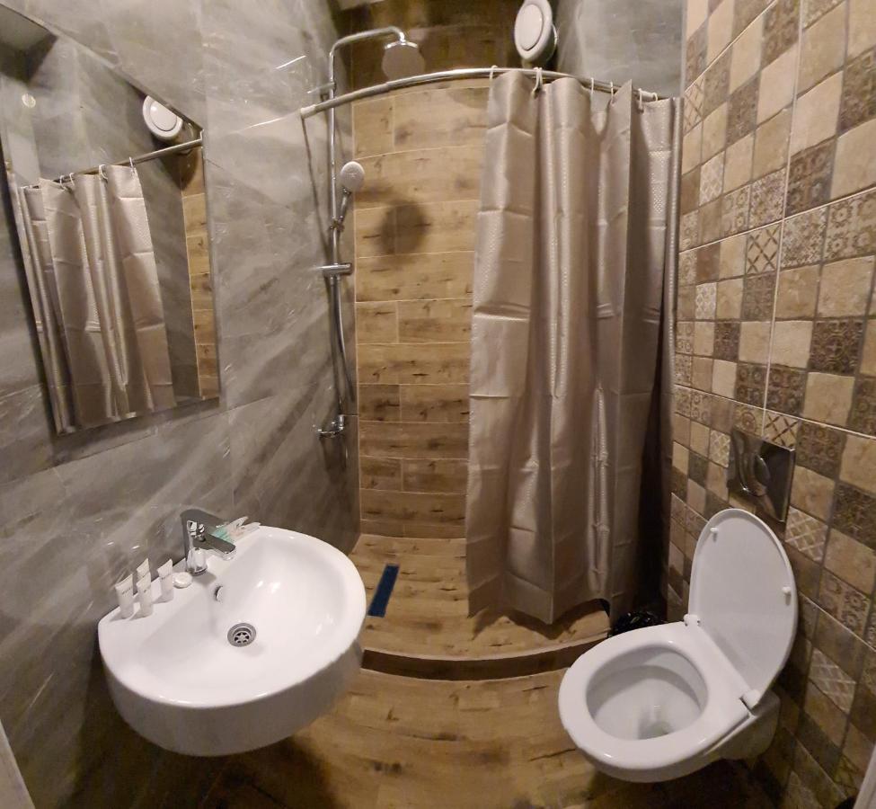 Riverside Boutique Hotel 阿拉木图 外观 照片